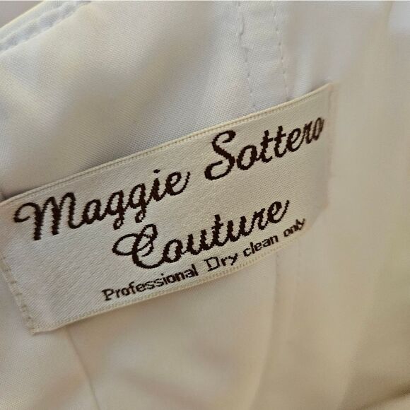 Maggie Sottero Couture wedding dress, white, size 10 - Picture 4 of 9